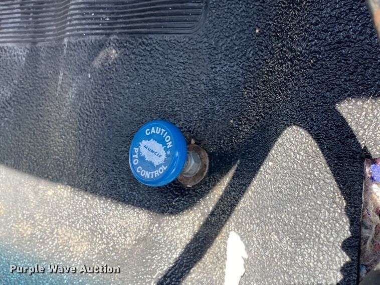 image for item JW9425 1997 Ford F800  crane truck