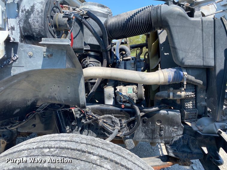 image for item JW9425 1997 Ford F800  crane truck