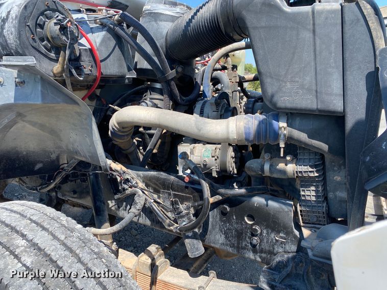 image for item JW9425 1997 Ford F800  crane truck