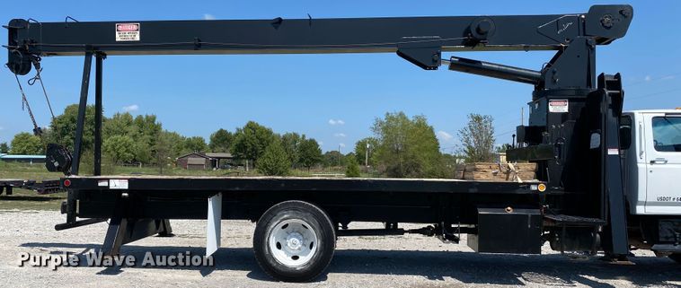 image for item JW9425 1997 Ford F800  crane truck