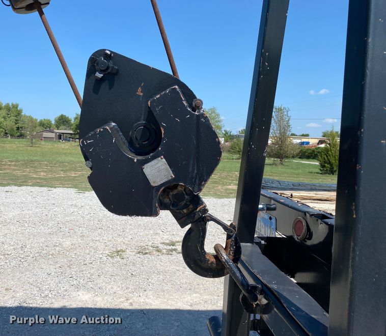 image for item JW9425 1997 Ford F800  crane truck