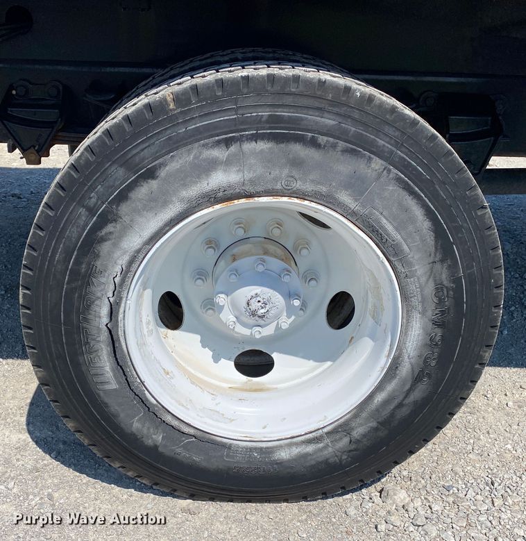 image for item JW9425 1997 Ford F800  crane truck