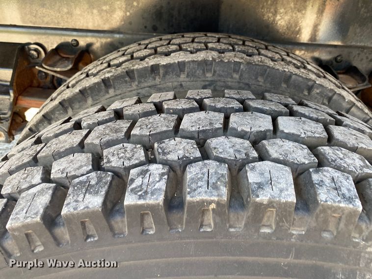 image for item JW9425 1997 Ford F800  crane truck