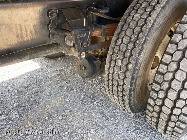 image for item JW9425 1997 Ford F800  crane truck