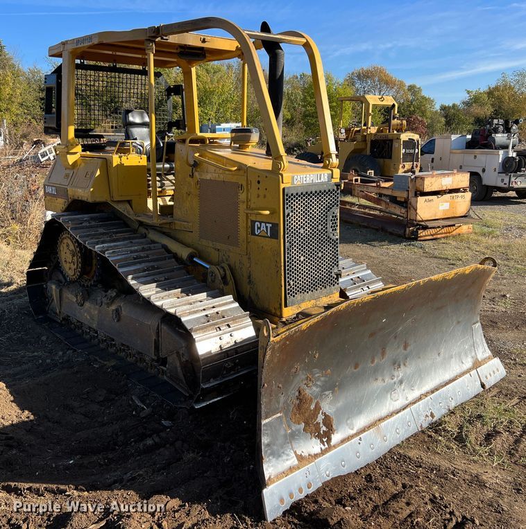 image for item KF9846 1995 Caterpillar D4H XL Series III  dozer