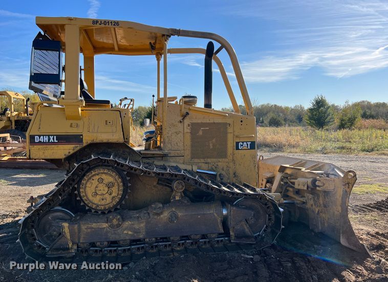 image for item KF9846 1995 Caterpillar D4H XL Series III  dozer