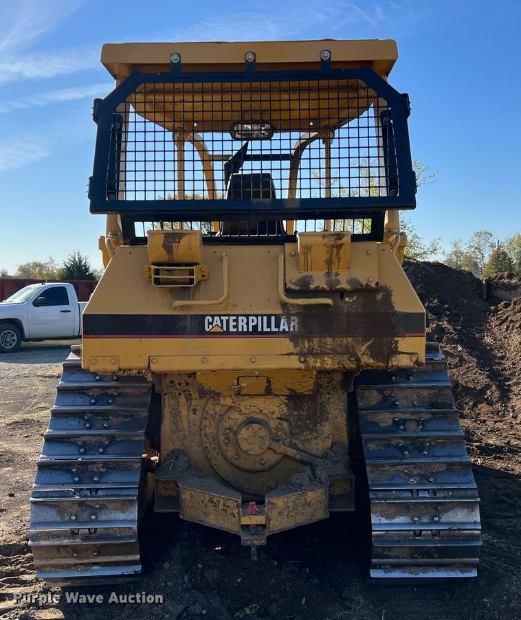 image for item KF9846 1995 Caterpillar D4H XL Series III  dozer