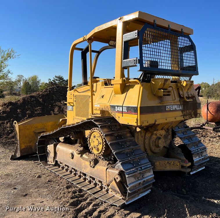 image for item KF9846 1995 Caterpillar D4H XL Series III  dozer
