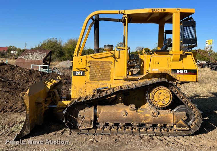 image for item KF9846 1995 Caterpillar D4H XL Series III  dozer