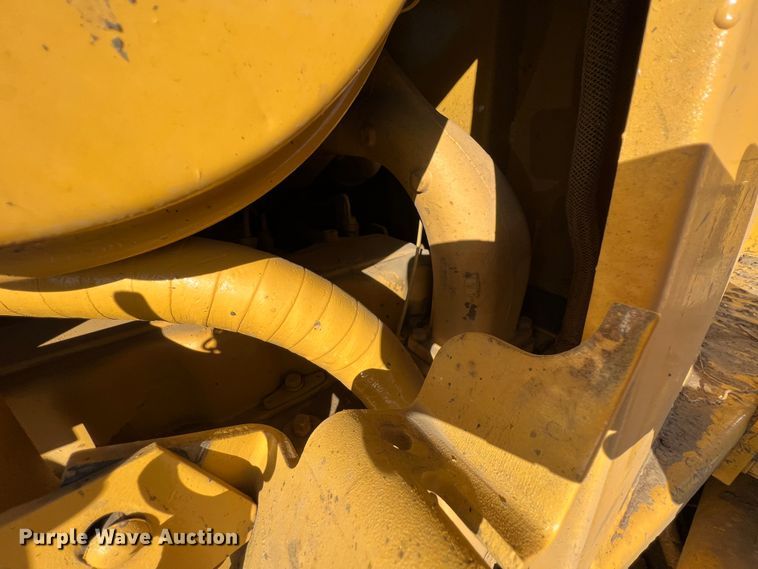 image for item KF9846 1995 Caterpillar D4H XL Series III  dozer