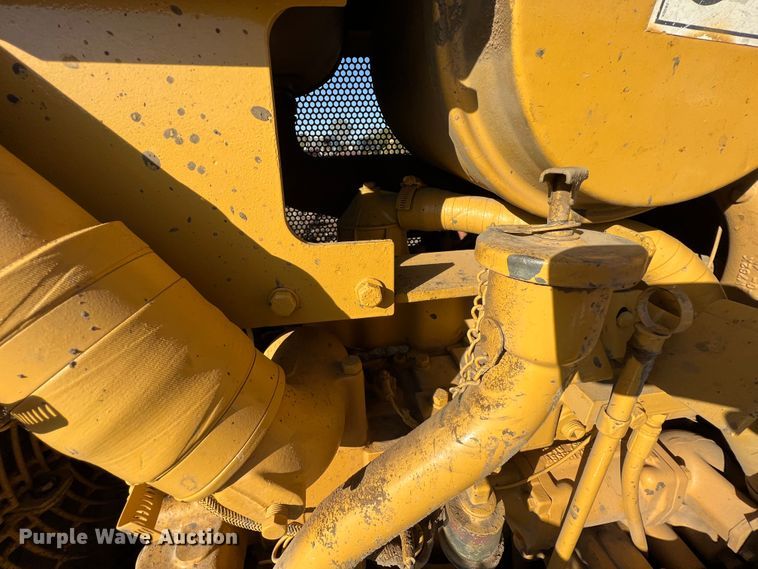 image for item KF9846 1995 Caterpillar D4H XL Series III  dozer