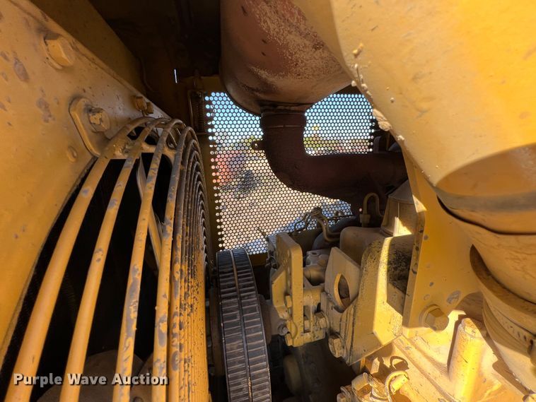 image for item KF9846 1995 Caterpillar D4H XL Series III  dozer