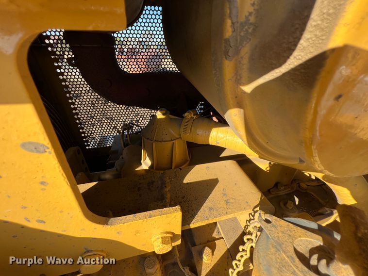 image for item KF9846 1995 Caterpillar D4H XL Series III  dozer