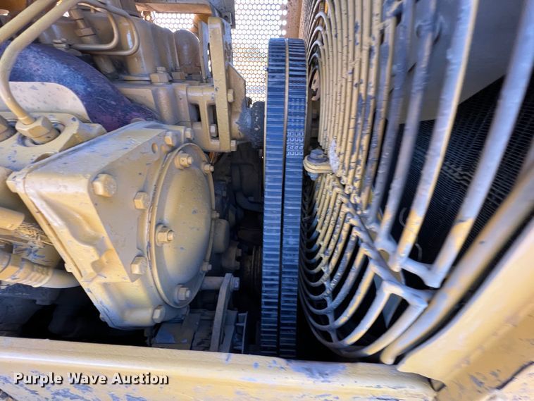 image for item KF9846 1995 Caterpillar D4H XL Series III  dozer