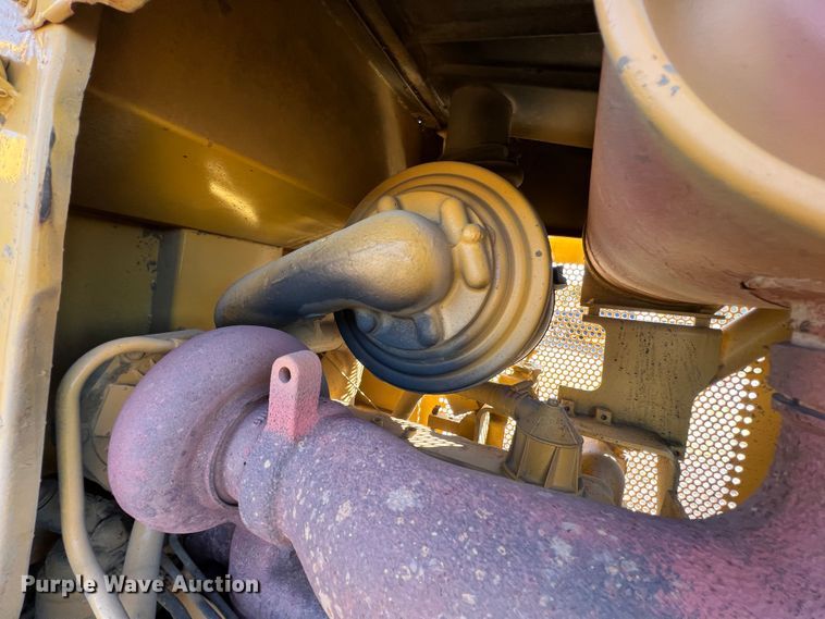 image for item KF9846 1995 Caterpillar D4H XL Series III  dozer