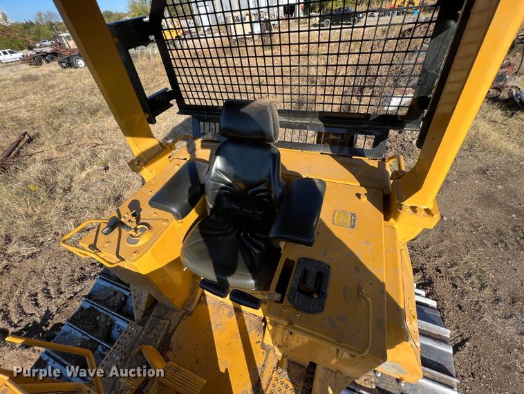 image for item KF9846 1995 Caterpillar D4H XL Series III  dozer