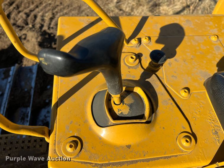 image for item KF9846 1995 Caterpillar D4H XL Series III  dozer