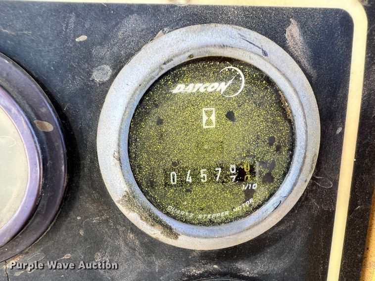 image for item KF9846 1995 Caterpillar D4H XL Series III  dozer