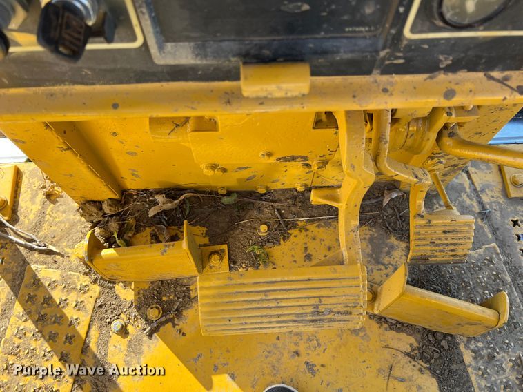 image for item KF9846 1995 Caterpillar D4H XL Series III  dozer