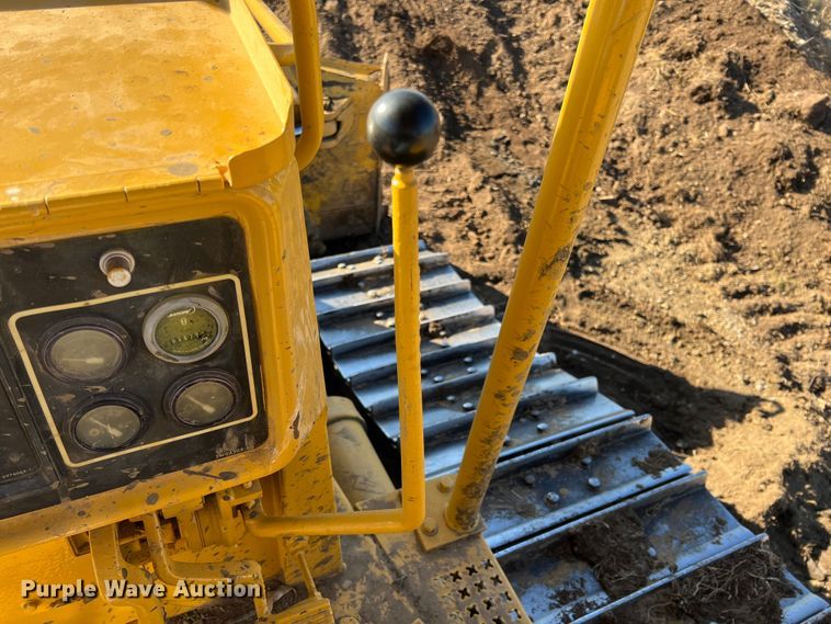 image for item KF9846 1995 Caterpillar D4H XL Series III  dozer