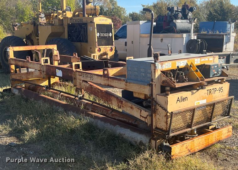 image for item KF9847 2001 Allen TRTP-95  paver