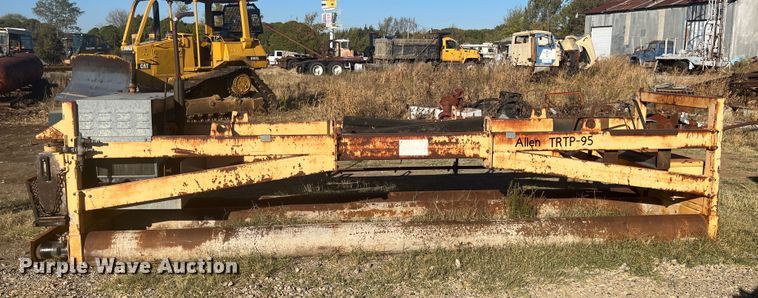 image for item KF9847 2001 Allen TRTP-95  paver