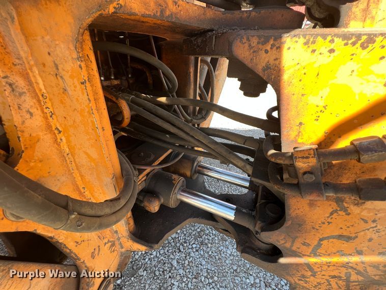 image for item KF9852 1979 Case 680G  backhoe