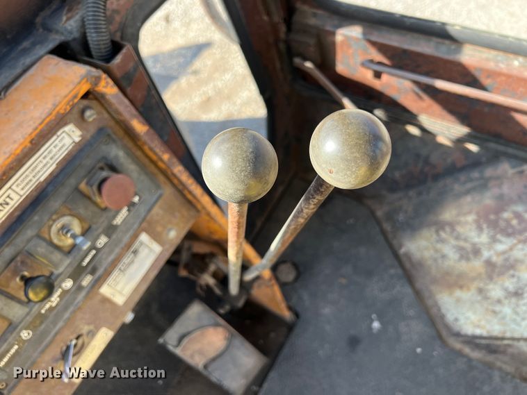 image for item KF9852 1979 Case 680G  backhoe