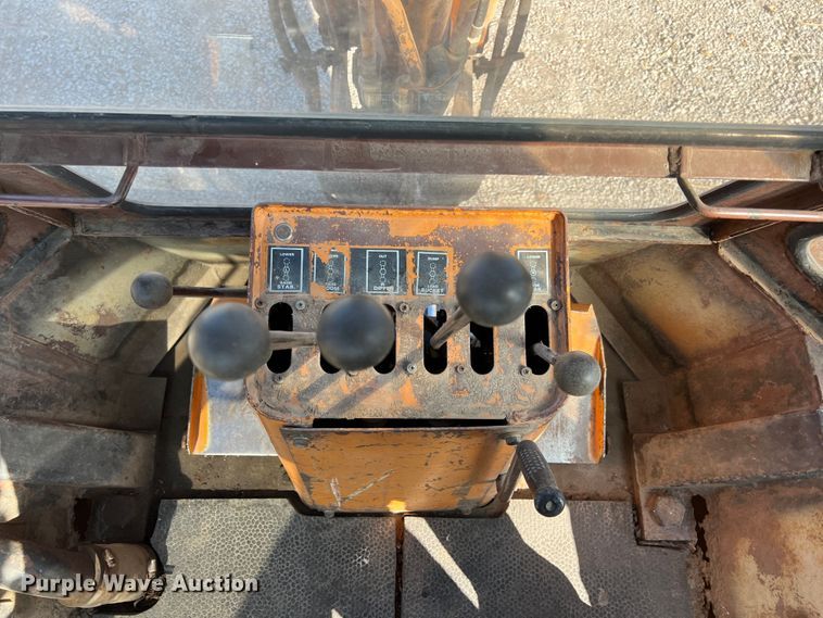 image for item KF9852 1979 Case 680G  backhoe