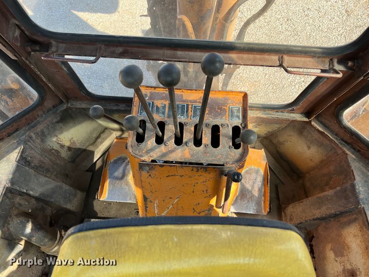 image for item KF9852 1979 Case 680G  backhoe
