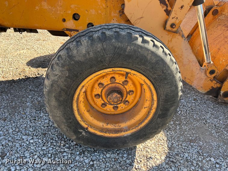 image for item KF9852 1979 Case 680G  backhoe