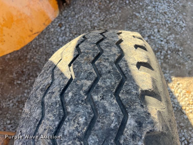 image for item KF9852 1979 Case 680G  backhoe