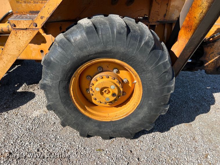 image for item KF9852 1979 Case 680G  backhoe