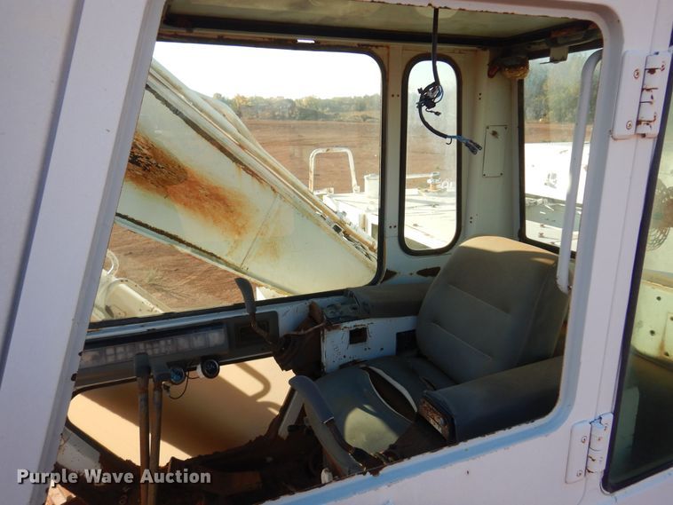 image for item KJ9028 Link-Belt LS-4300  long reach excavator