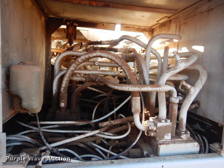 image for item KJ9028 Link-Belt LS-4300  long reach excavator