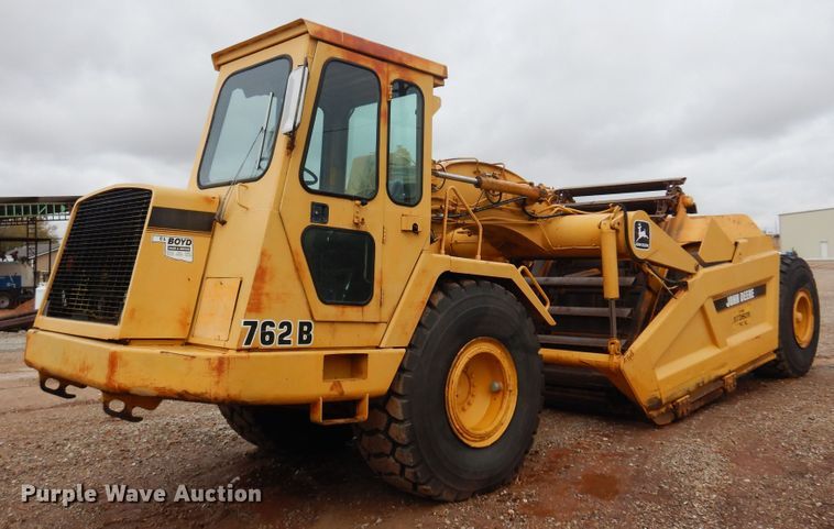 image for item KJ9145 1988 John Deere 762B  elevating scraper