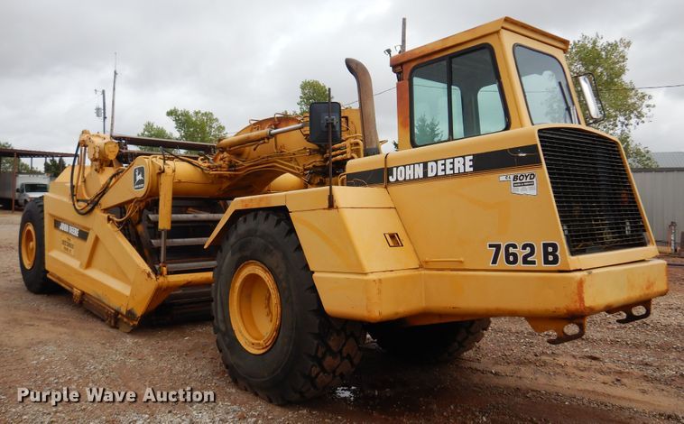 image for item KJ9145 1988 John Deere 762B  elevating scraper