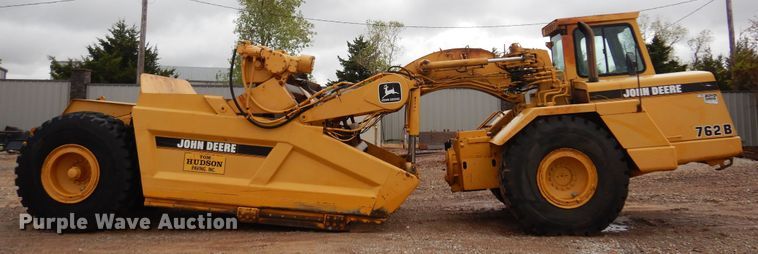 image for item KJ9145 1988 John Deere 762B  elevating scraper