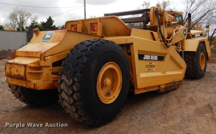 image for item KJ9145 1988 John Deere 762B  elevating scraper