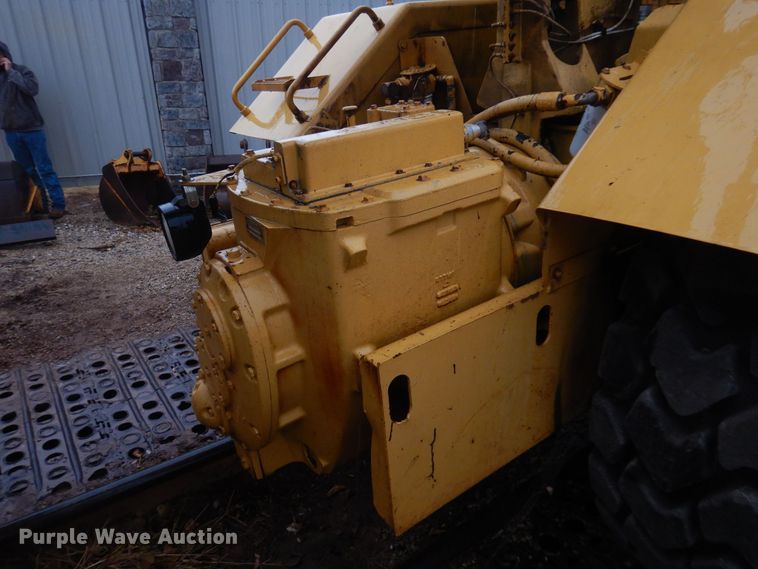 image for item KJ9145 1988 John Deere 762B  elevating scraper