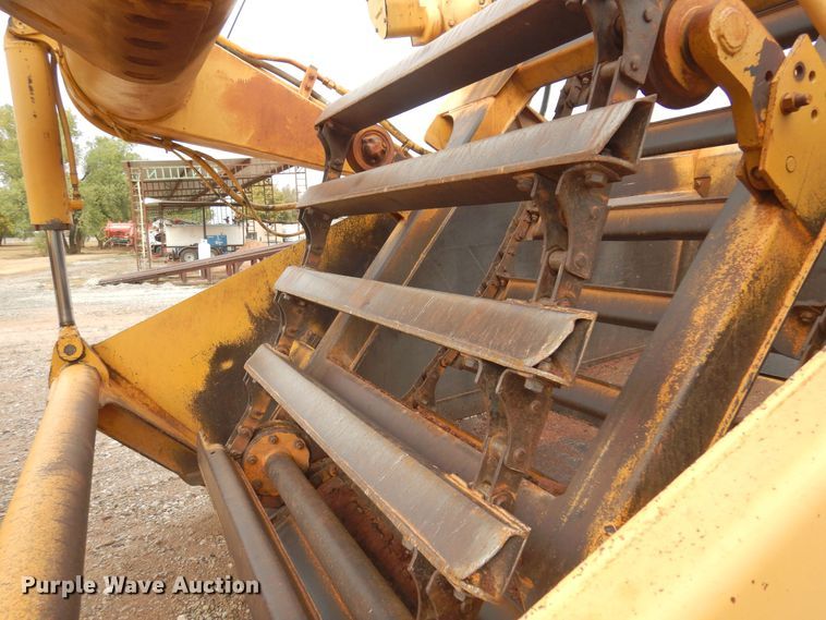 image for item KJ9145 1988 John Deere 762B  elevating scraper