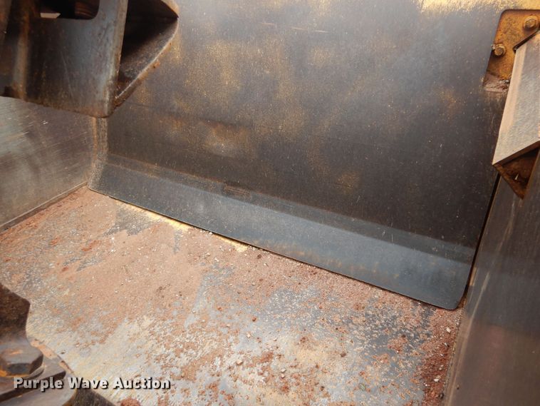 image for item KJ9145 1988 John Deere 762B  elevating scraper