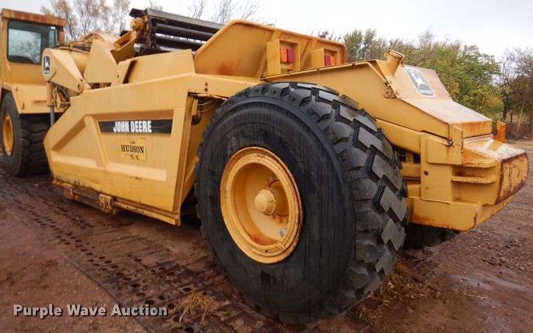 image for item KJ9145 1988 John Deere 762B  elevating scraper