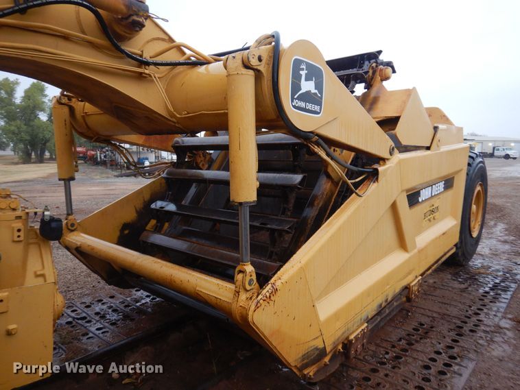 image for item KJ9145 1988 John Deere 762B  elevating scraper