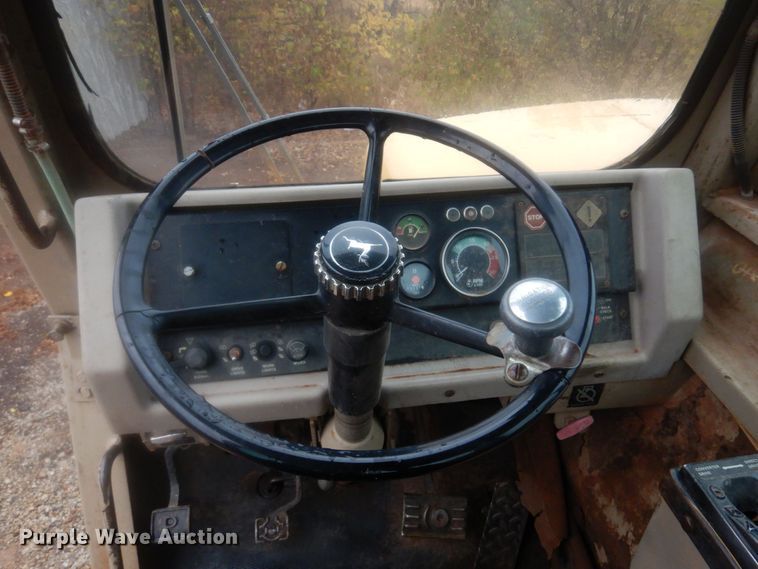 image for item KJ9145 1988 John Deere 762B  elevating scraper