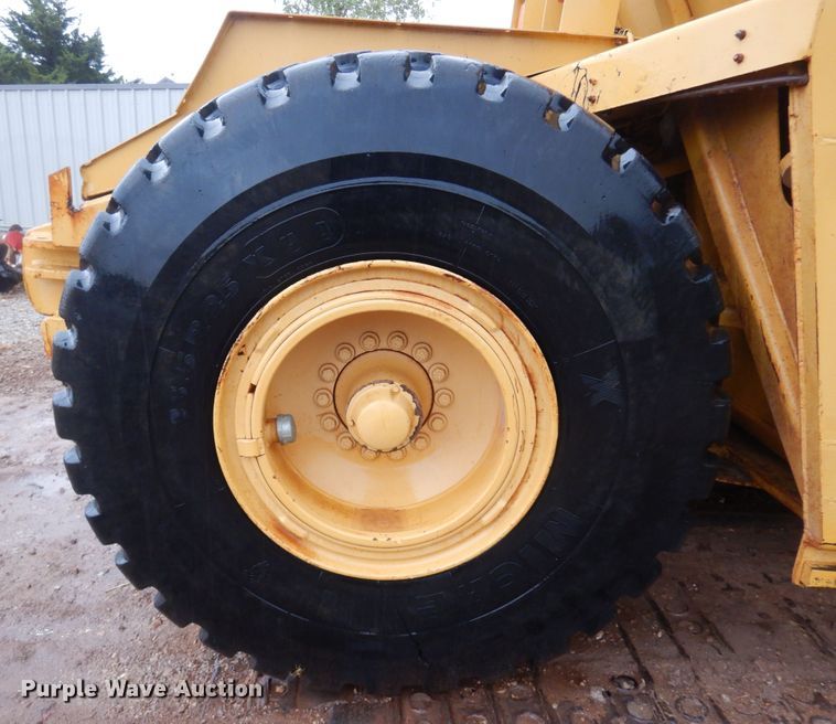 image for item KJ9145 1988 John Deere 762B  elevating scraper