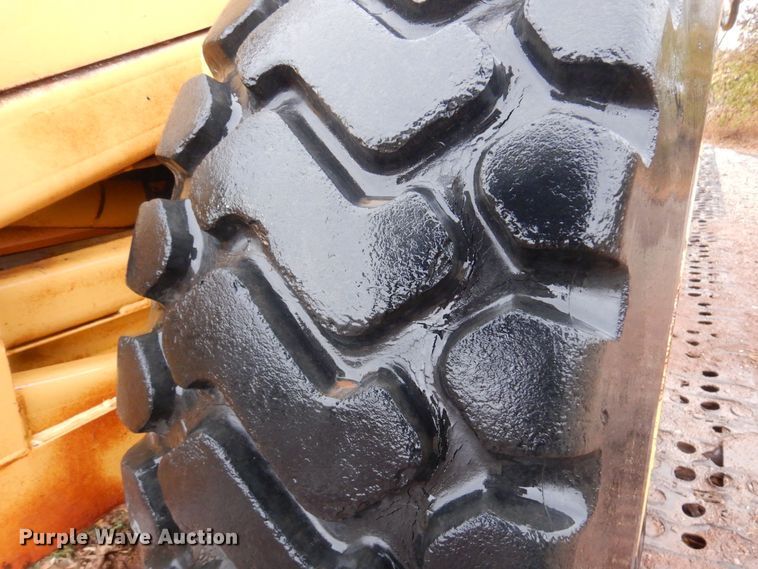 image for item KJ9145 1988 John Deere 762B  elevating scraper