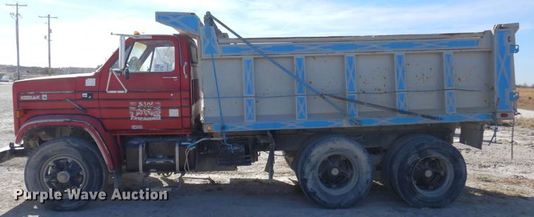 image for item KJ9148 1989 Chevrolet C70 dump truck
