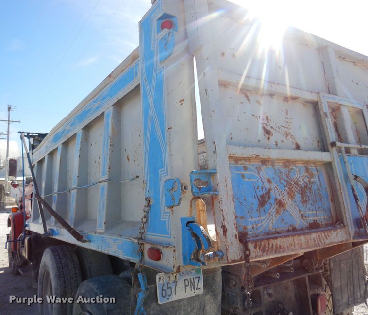 image for item KJ9148 1989 Chevrolet C70 dump truck