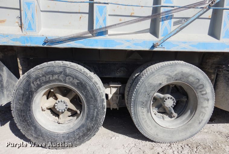 image for item KJ9148 1989 Chevrolet C70 dump truck
